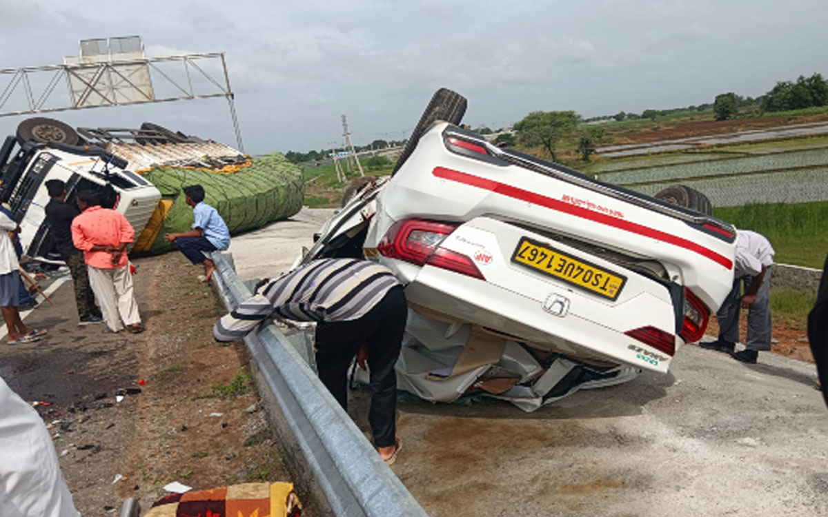 ఖమ్మం గ్రీన్ ఫీల్డ్ హైవేపై రోడ్డు ప్రమాదం.. తల్లి, కొడుకు మృతి