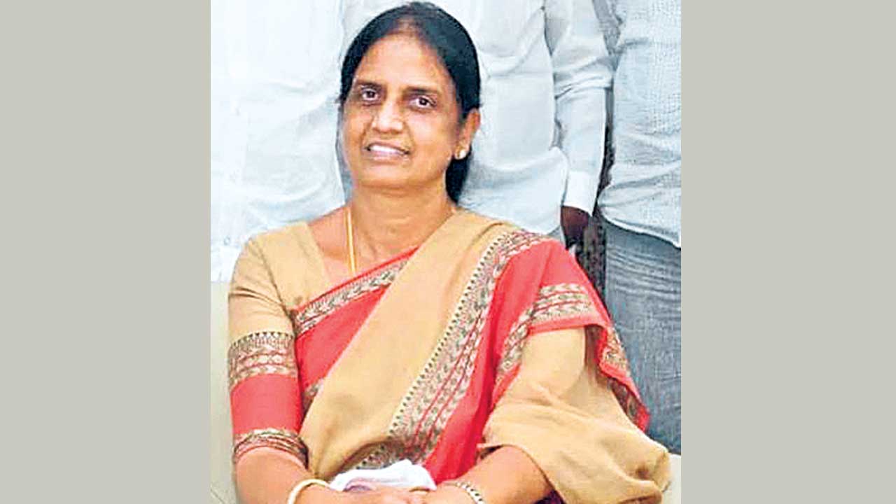 సిల్‌ వర్సిటీలో విలీనం దారుణం