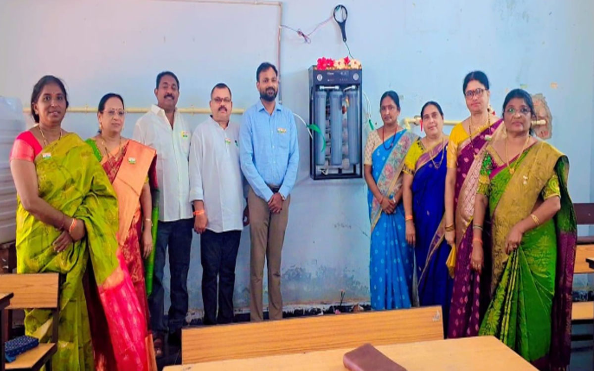 రుద్రంపూర్ జడ్పీహెచ్ఎస్‌కు వాటర్ ప్లాంట్ వితరణ