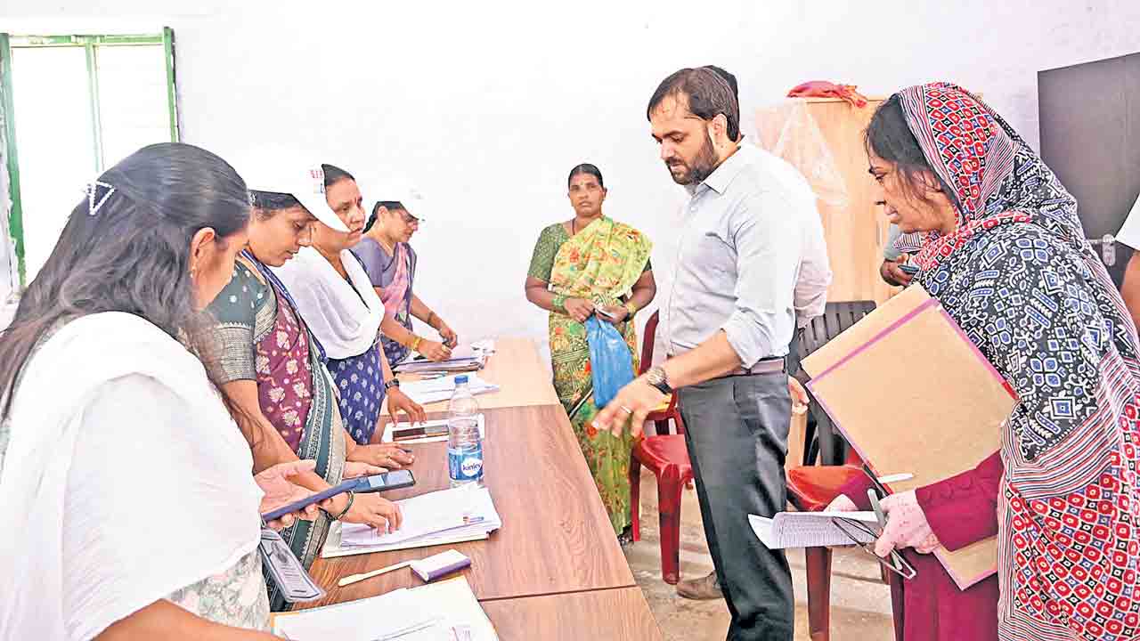 వికారాబాద్ 2,10 ,842 ఓట్ల గల్లంతు