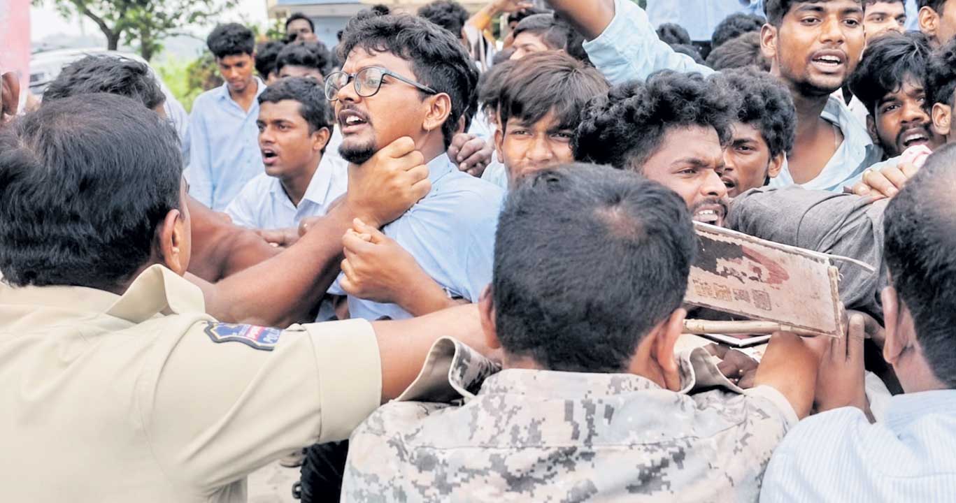 గొంతునొక్కే పాలన