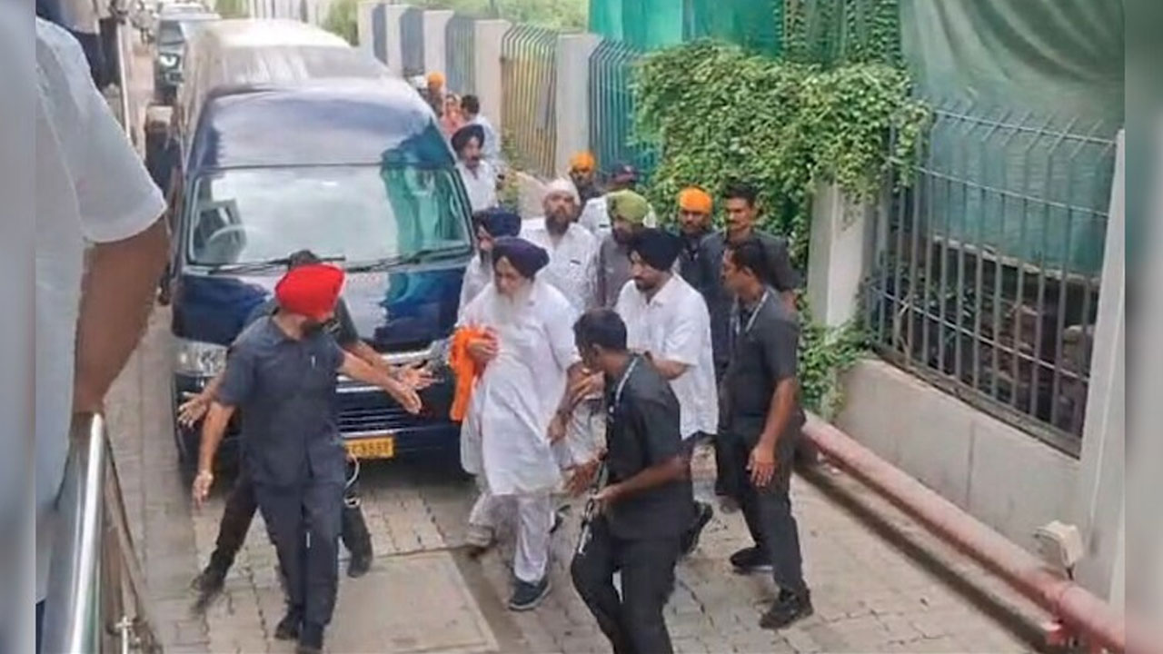 Sukhbir Singh Badal:  అకాలీద‌ళ్ చీఫ్ సుక్బీర్ సింగ్ బాద‌ల్‌పై దాడి