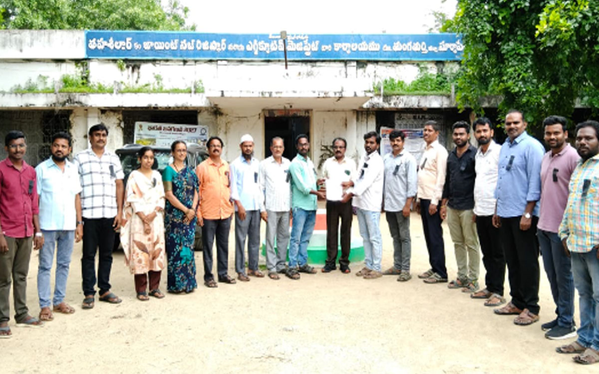 ‘ఉపాధ్యాయ, ఉద్యోగ సమస్యలు పరిష్కరించాలి’