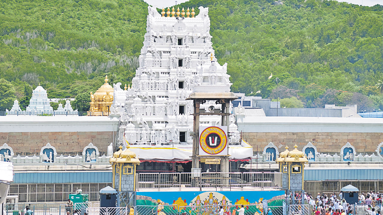 అక్రమాలపై కోర్టుకెక్కడంతో.. హడావుడిగా కొలువుల భర్తీ!