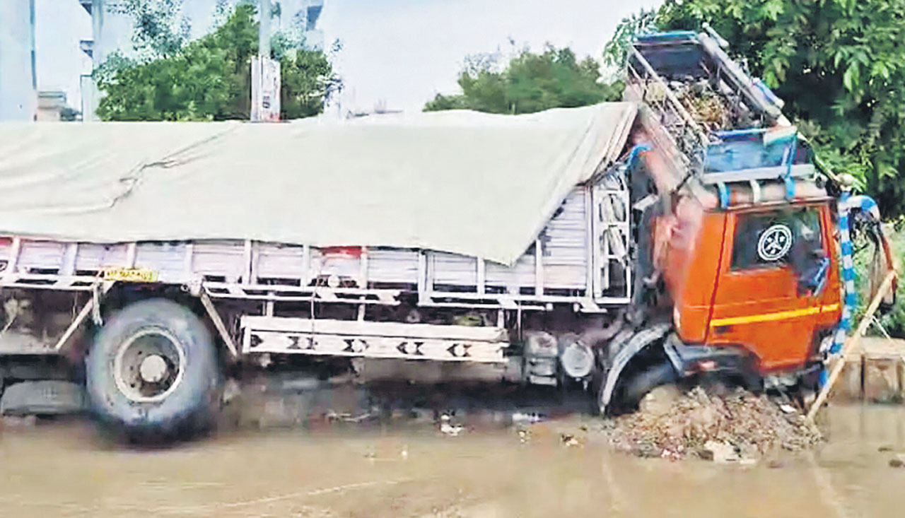 వరద నీటిలో గురుగ్రామ్‌