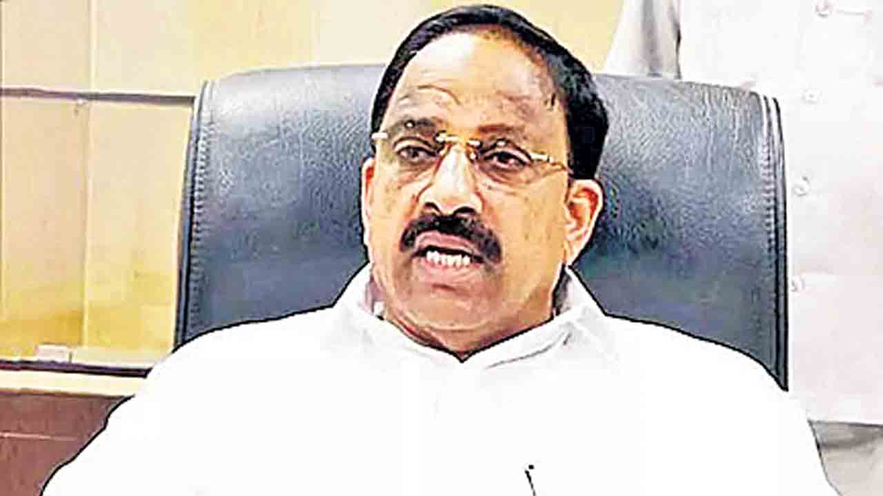 ప్రతి ఇంటిలో మొక్కలు పెంచాలి.. తుమ్మల