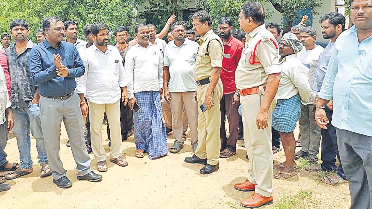సాంకేతిక లోపం.. రైతులకు శాపం