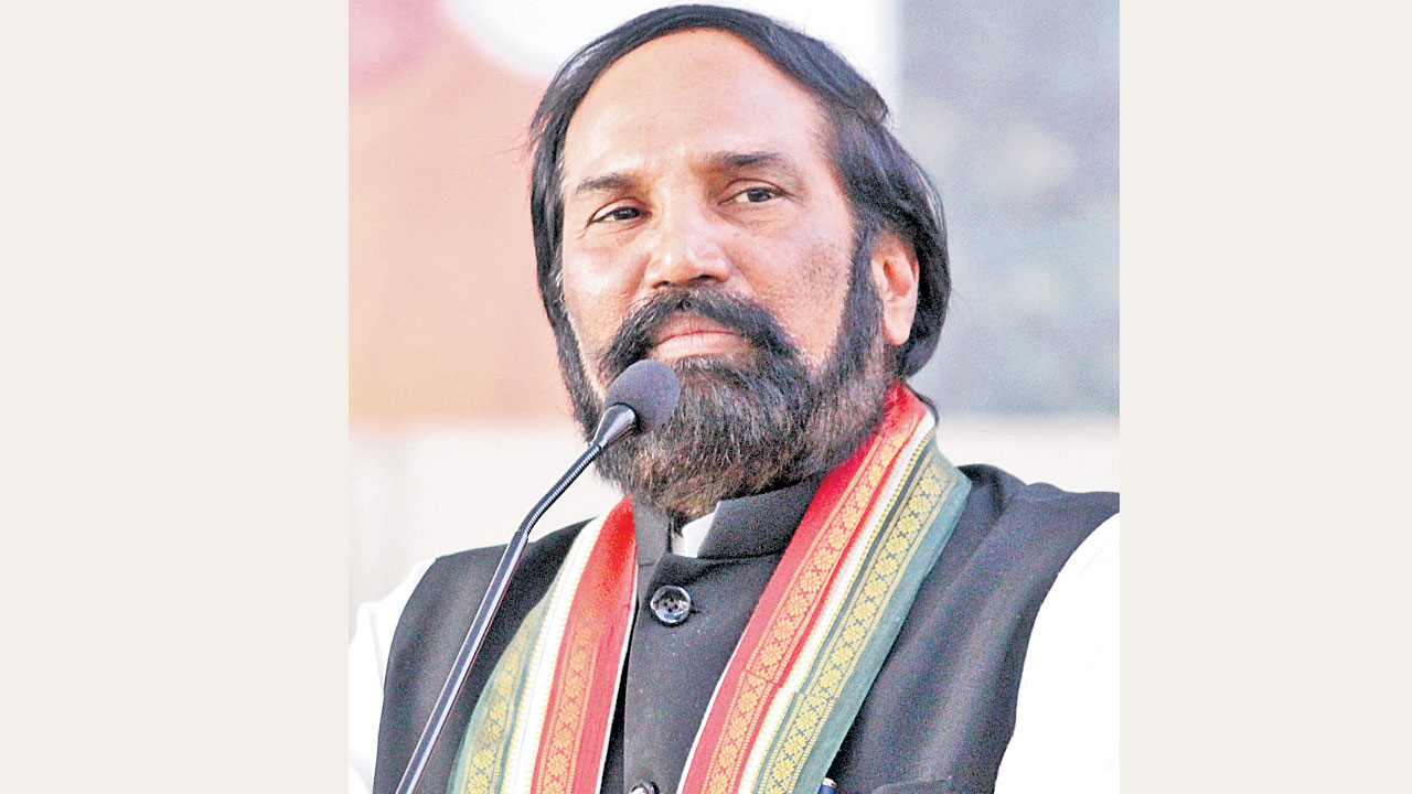 సంక్షేమం, అభివృద్ధికి సమప్రాధాన్యం