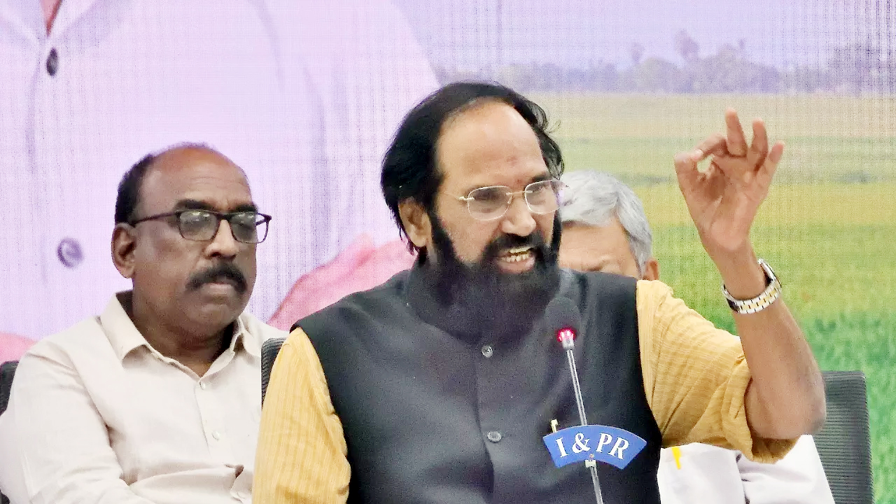 బీఆర్‌ఎస్‌ నిలదీత.. ఉత్తమ్‌ దాటవేత!