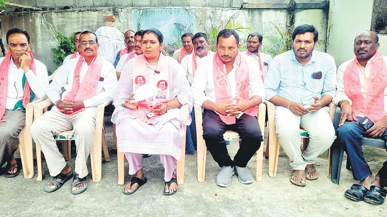 వృద్ధులేం పాపం చేసిన్రు?