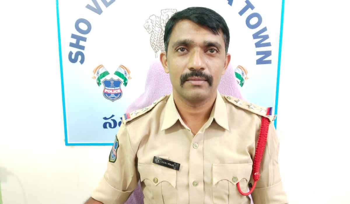 Vemulawada | తనపై దాడి చేసిన వారిపై చర్యలు తీసుకోవాలి.. జానపద కళాకారిణి మాధురి రాథోడ్‌