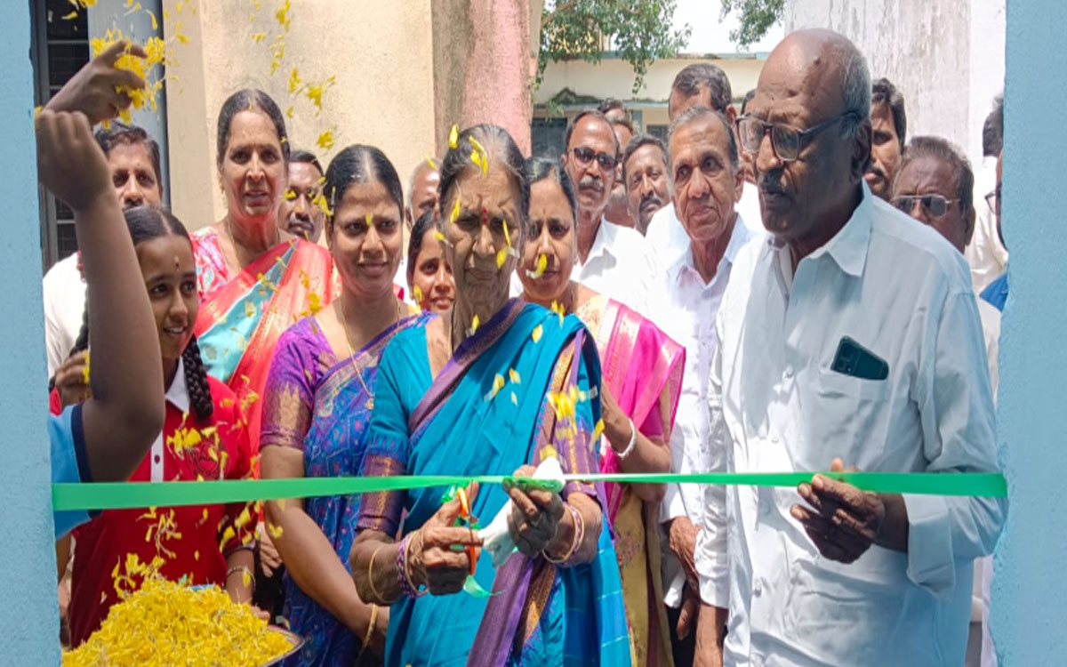 మనుమడి జ్ఞాపకార్ధం పాఠ‌శాల‌కు వంటగది నిర్మాణం