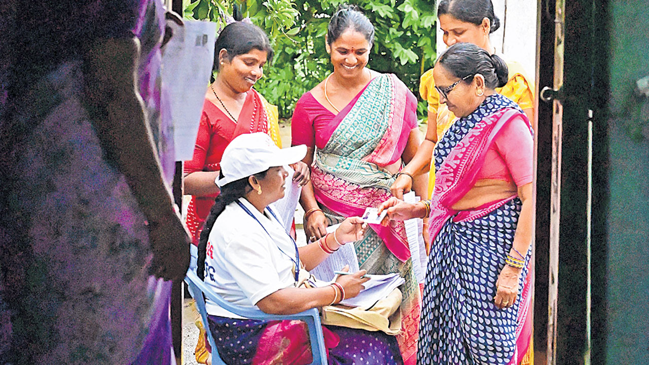 ముసాయిదాలో పేరున్నా ఓటు డౌటే!