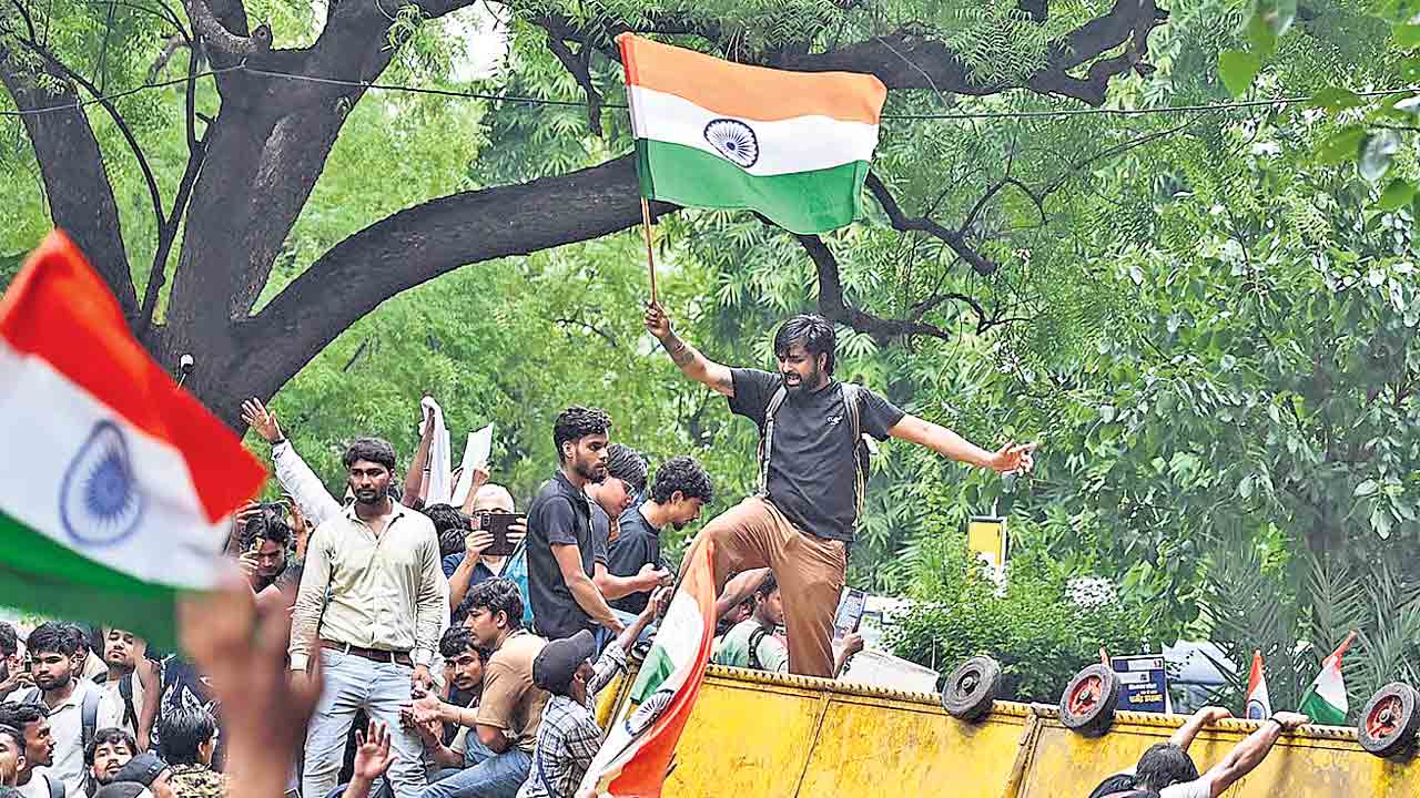 అవును.. భారత్‌ ప్రతిఘటిస్తున్నది
