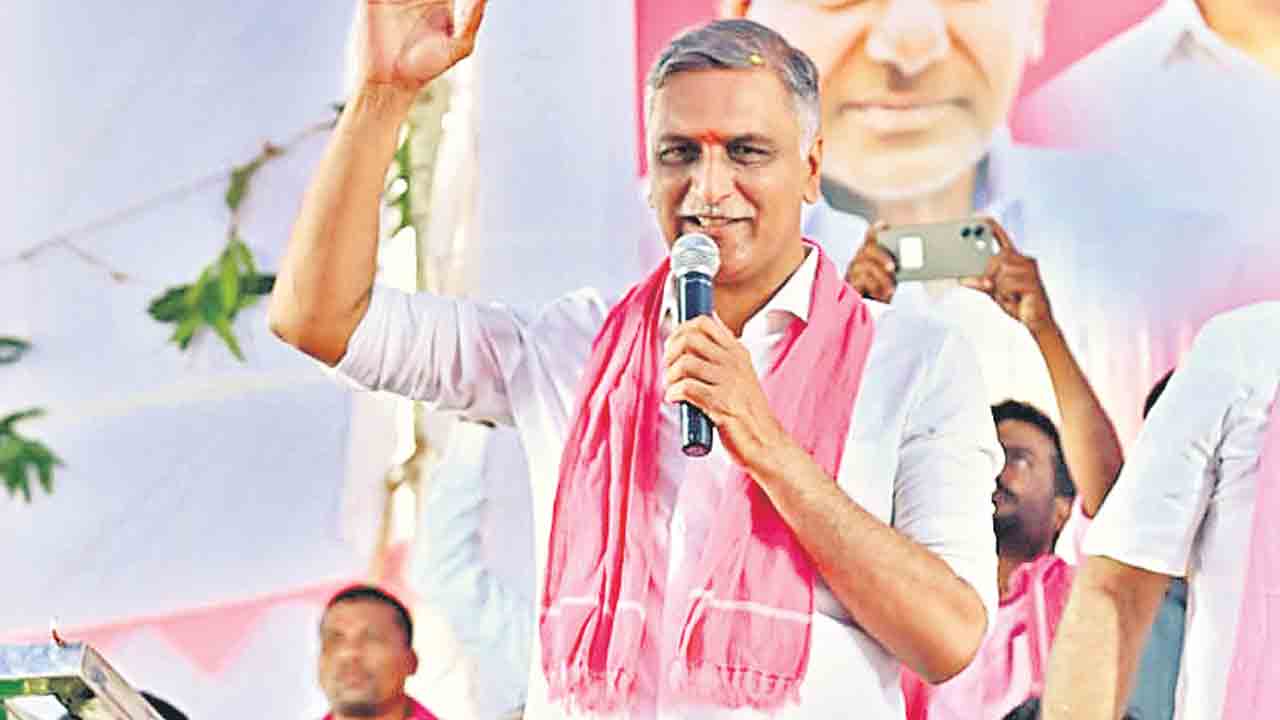 పట్టా భూముల నిషేధమే ఇందిరమ్మ రాజ్యమా.. తప్పు మీరు చేస్తే.. శిక్ష ప్రజలకా?