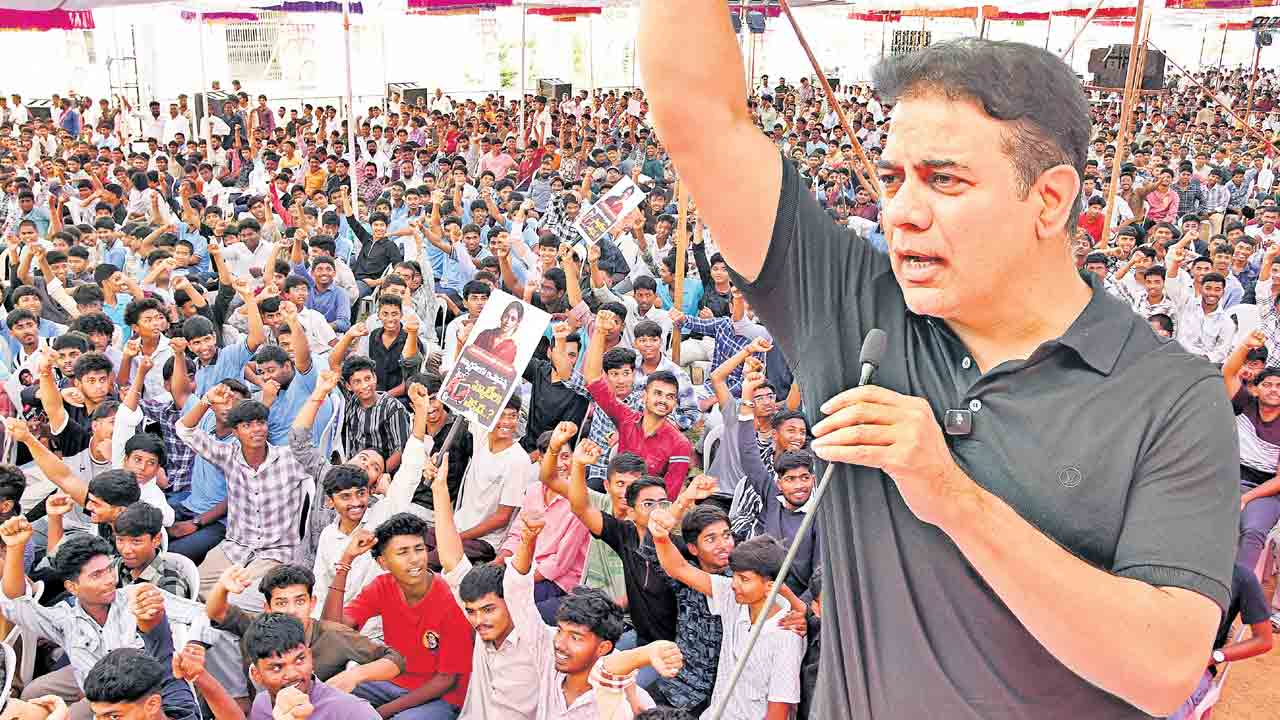 యువశక్తి కదం తొక్కితే కాంగ్రెస్‌కు కౌంట్‌డౌన్‌.. మళ్లీ పుడతామా ఏందీ.. మర్లవడాలె : కేటీఆర్‌