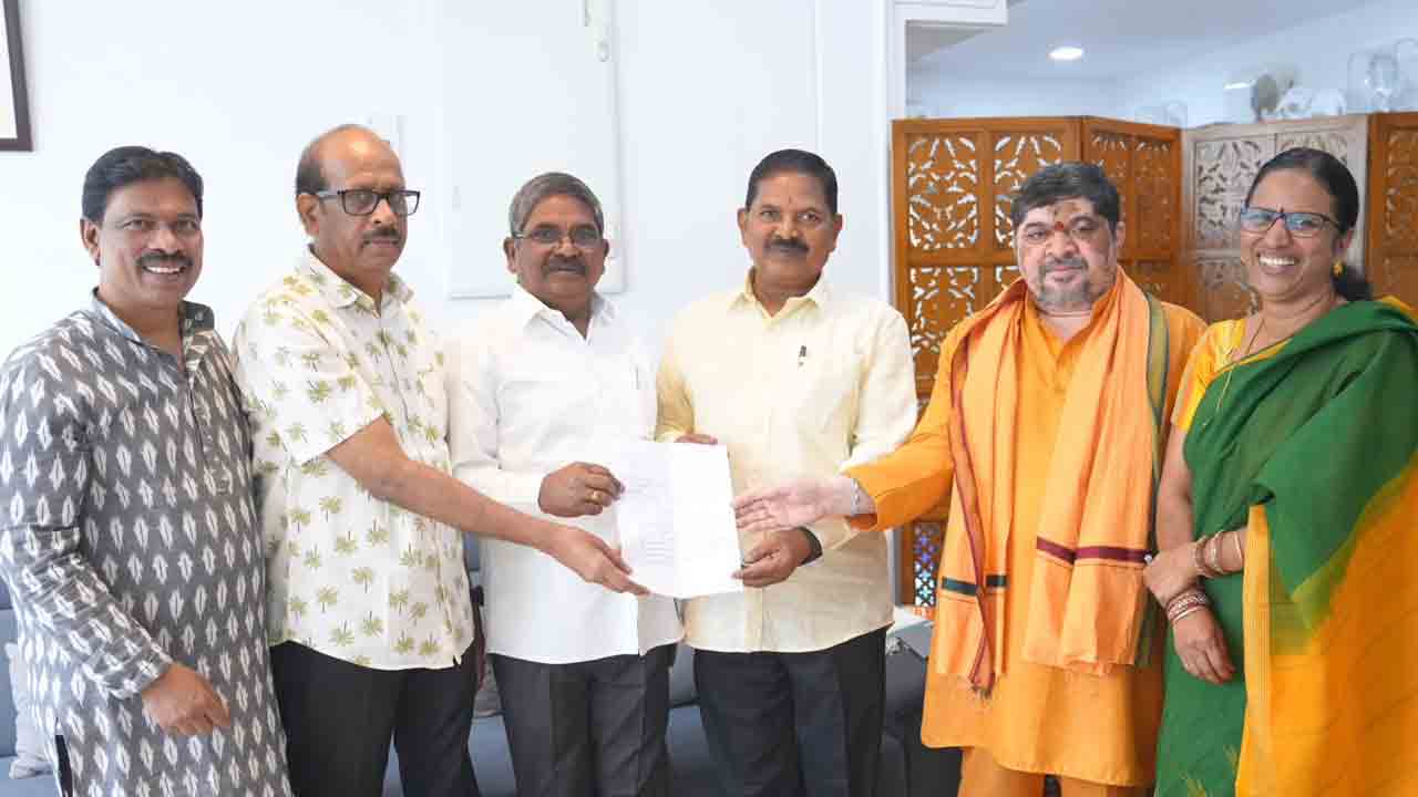 ‘పొన్నం సత్తయ్య’ పురస్కారాలకు ముగ్గురు ఎంపిక