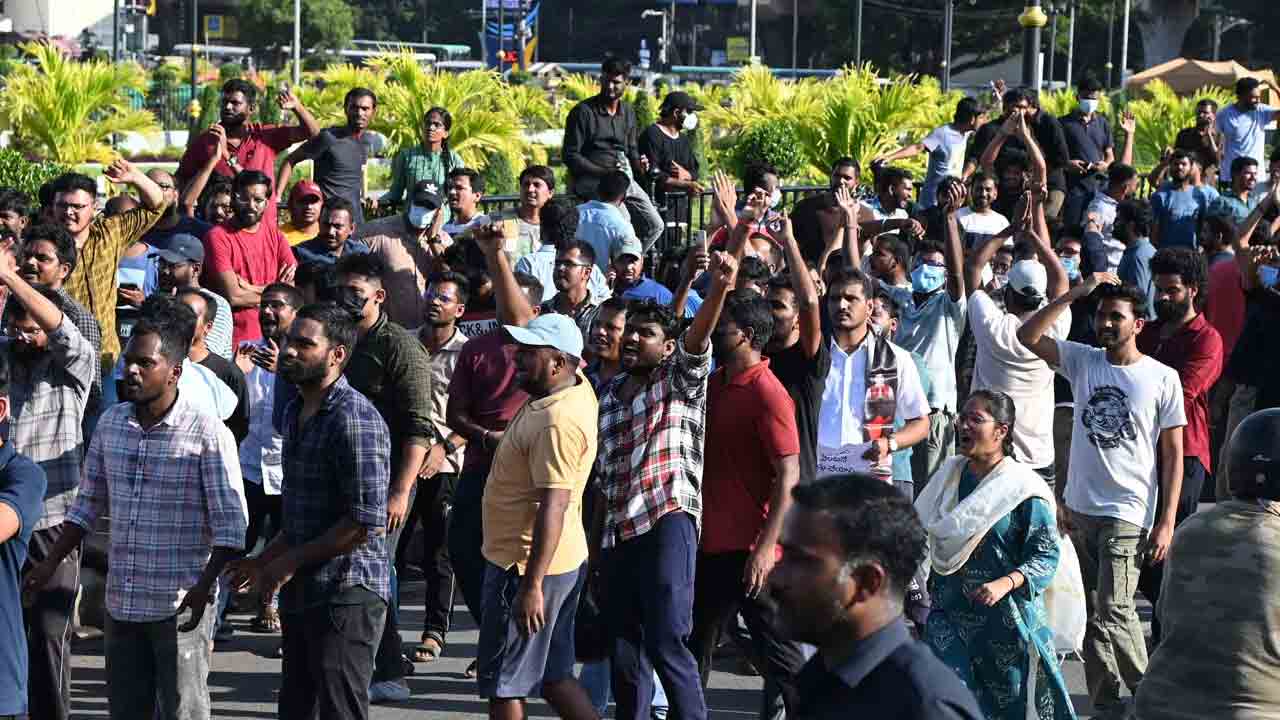 సర్కార్‌పై నిరుద్యోగుల కన్నెర్ర