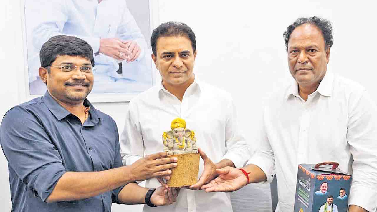 పర్యావరణహితంగా వినాయక చవితి.. మట్టి గణపతులనే పూజించండి