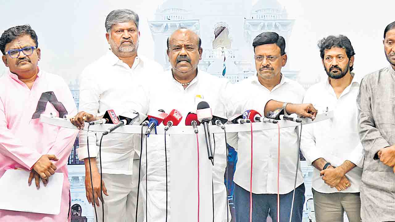 చట్టసభల్లో చీకటి అధ్యాయం.. పిరికితనంతో పరారైన కాంగ్రెస్‌
