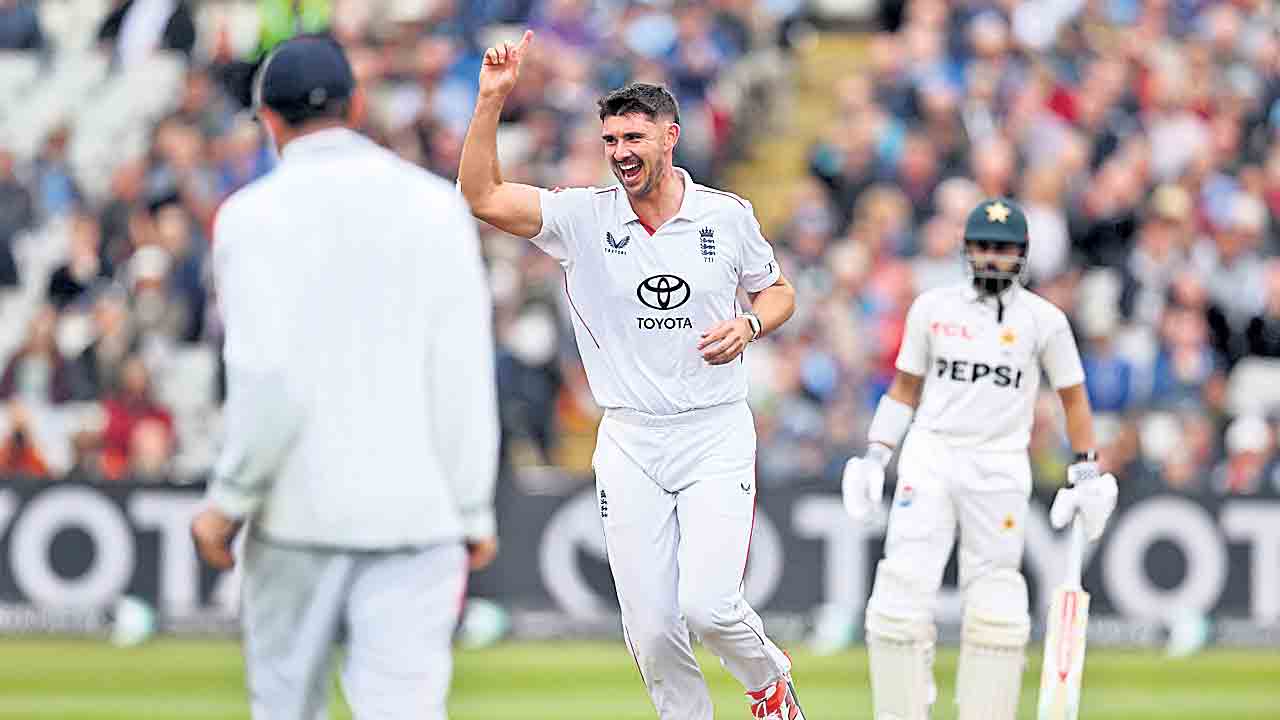వైట్‌వాష్‌ దిశగా పాక్‌!