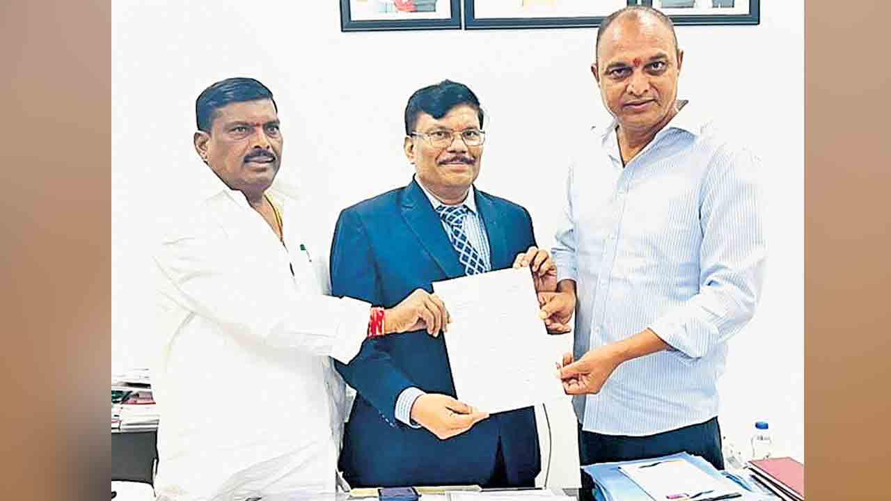 సీఎంపై సభాహక్కుల ఉల్లంఘన నోటీస్‌.. ఆరోపణలపై ప్రతిపక్ష బీఆర్‌ఎస్‌ ఆగ్రహం