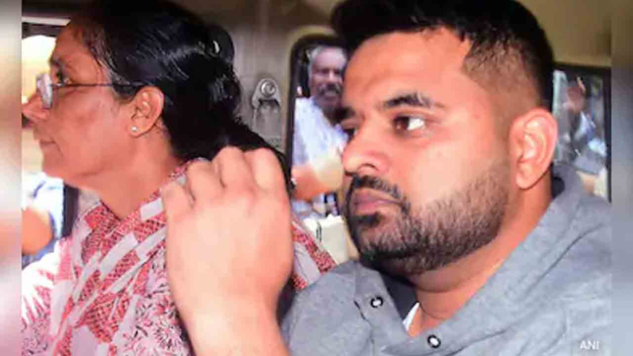 రేవణ్ణ ఫోన్‌లో మళ్లీ పోర్న్‌ వీడియోలు
