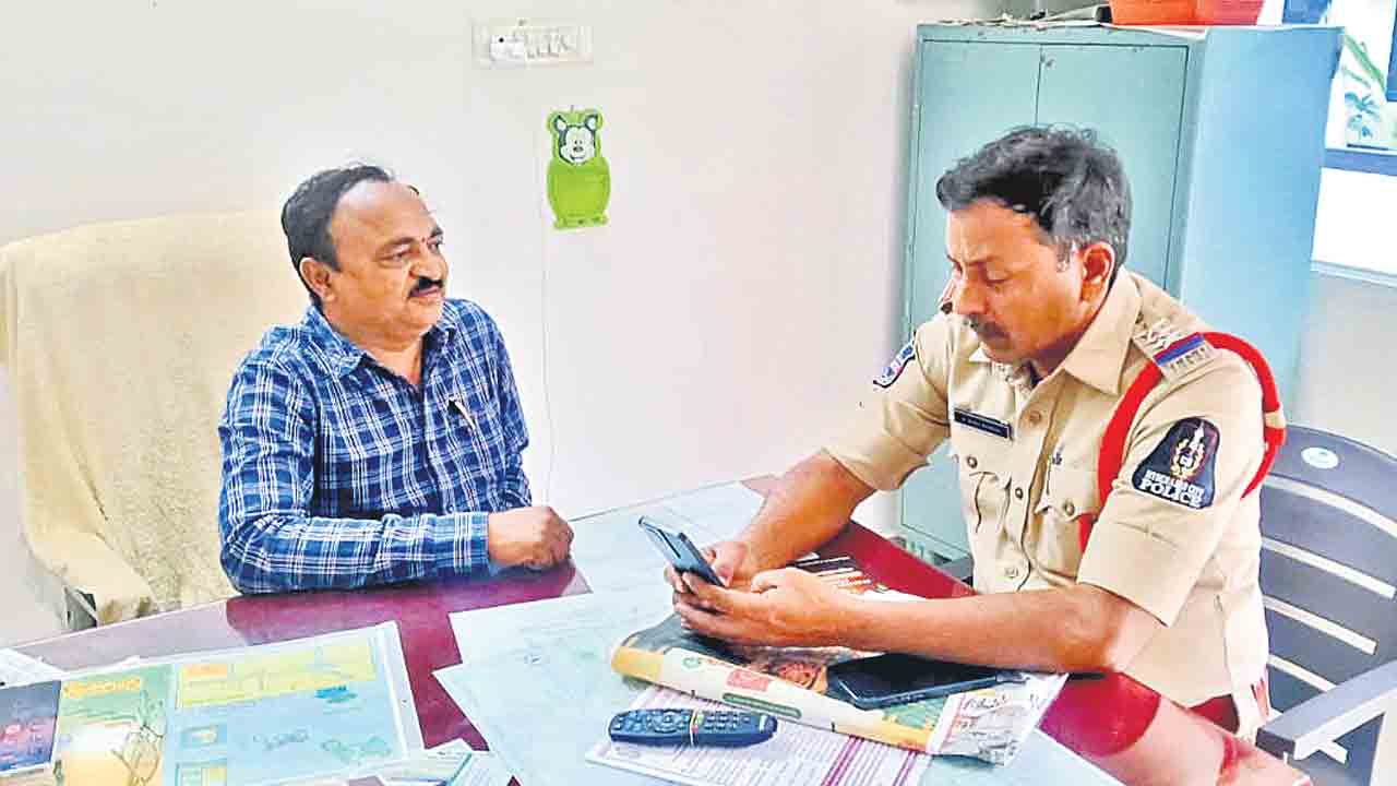 నిలదీస్తే అరెస్టులా?