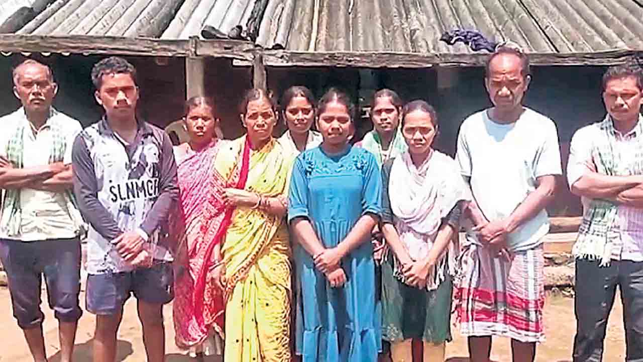 ఐదుగురు అన్నాచెల్లెళ్లకు నీట్‌లో సీట్లు