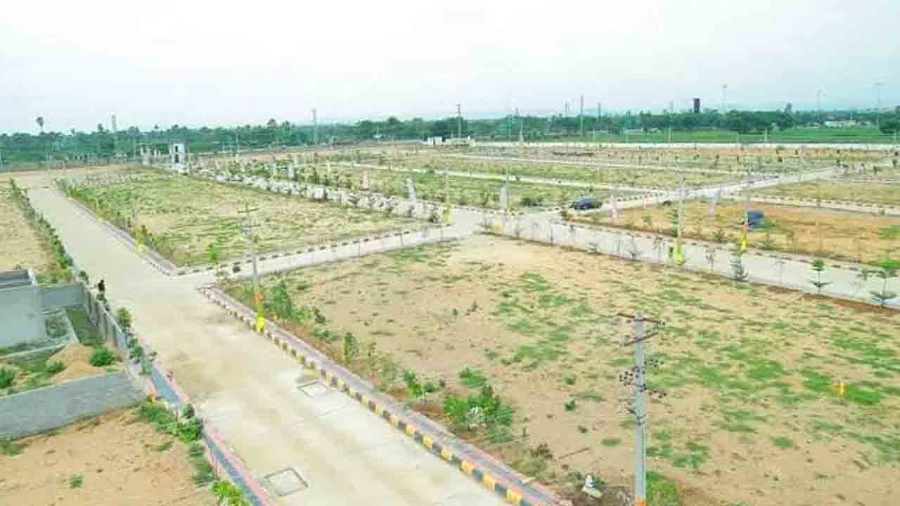 జీపీ లేఅవుట్ల నిషేధంతో మరో సంక్షోభం
