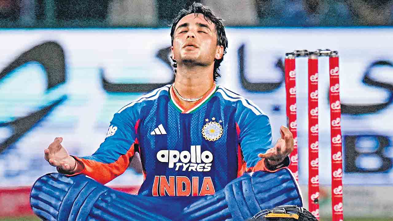 అభివందనం..30 బంతుల్లోనే శతకం