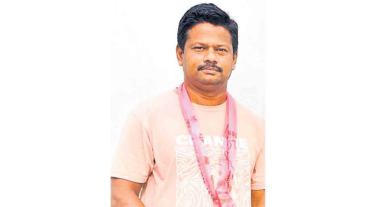 సోషల్‌ మీడియాలో పోస్టు పెట్టాడని.. వరంగల్‌లో బీఆర్‌ఎస్‌ కార్యకర్త అరెస్టు