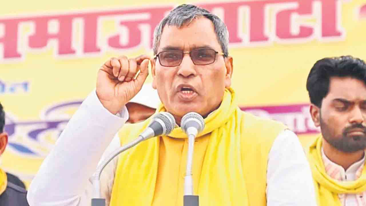 త్వరలో యూపీ నాలుగు ముక్కలు.. ప్రకాశ్‌ రాజ్‌భర్‌ సంచలన వ్యాఖ్యలు