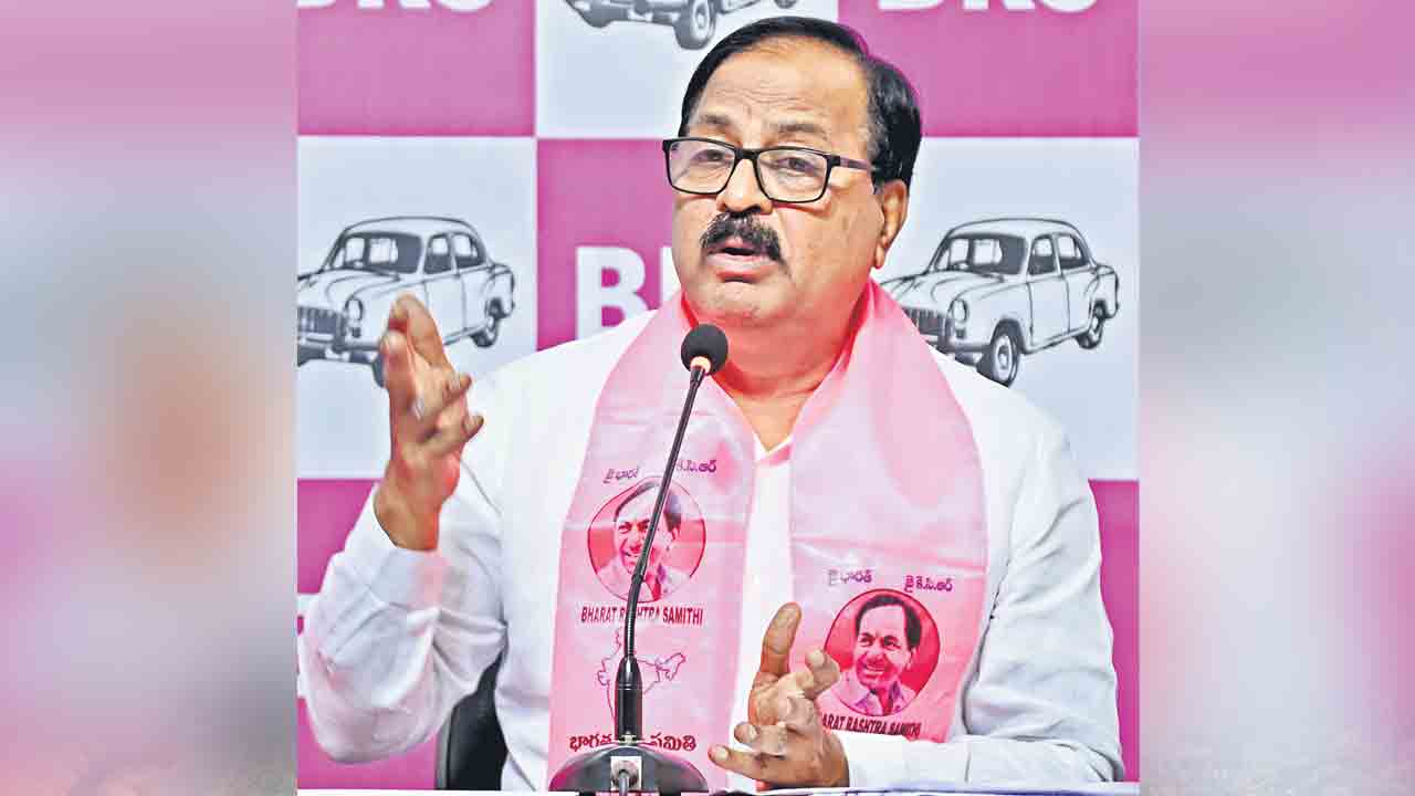 కొత్తగా కమిటీల పేరుతో కాలక్షేపం వద్దు.. ప్రభుత్వ తీరుపై దేవీప్రసాద్‌ ఆగ్రహం