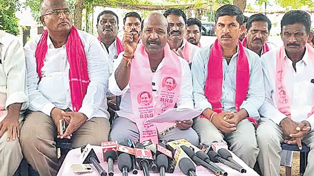అభివృద్ధిని విస్మరించి.. ఫామ్‌హౌస్‌ల చుట్టూ ప్రదక్షిణలు