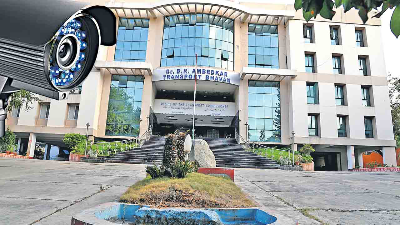 ఏజెంట్ల దందాకు చెక్‌!