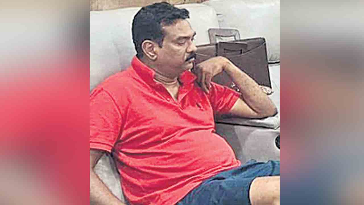 లక్ష్మీభాస్కర్‌కు సహకరించిన కీలక అధికారి ఎవరు?