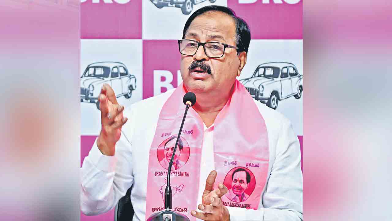 ఉద్యోగులను మోసం చేస్తున్న సర్కార్ ఉద్యోగులను మోసం చేస్తున్న సర్కార్