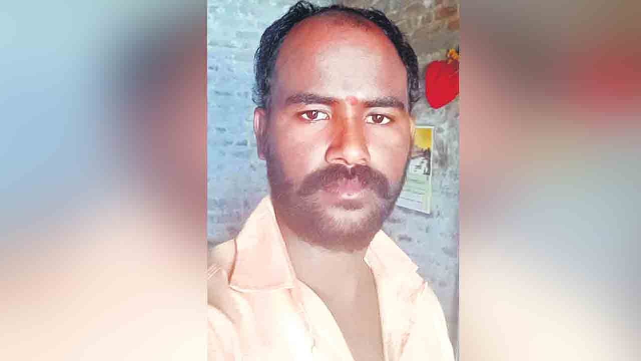 అప్పుల బాధతో కౌలు రైతు ఆత్మహత్య