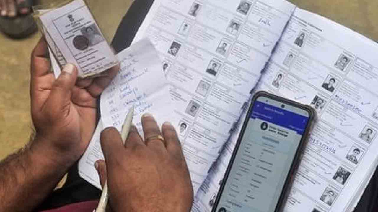 ముమ్మరంగా ‘సర్‌' నోటీసుల పరిశీలన