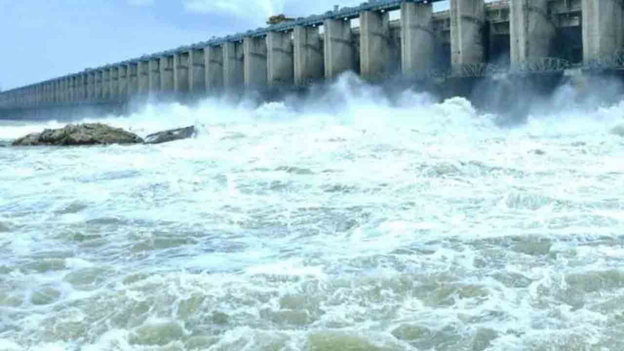 జూరాలకు తగ్గిన వరద