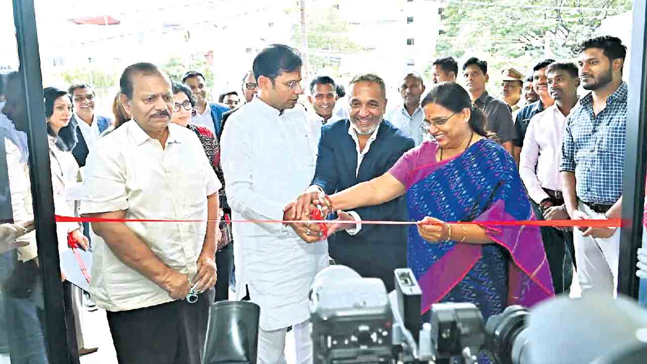 స్టాన్లీ లైఫ్‌ైస్టెల్స్‌ ఫ్లాగ్‌షిప్‌ స్టోర్‌.. ప్రారంభించిన ఐటీ మంత్రి శ్రీధర్‌ బాబు