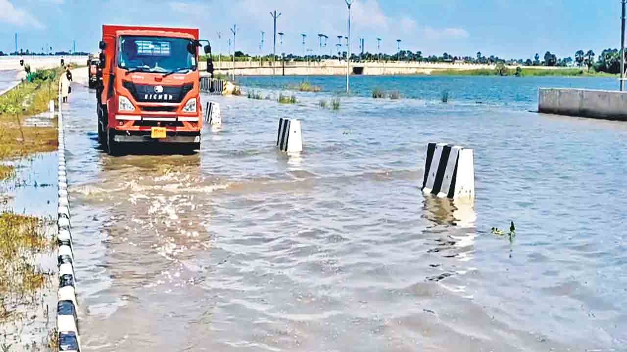 యూపీ-బీహార్‌ను ముంచెత్తిన వరదలు