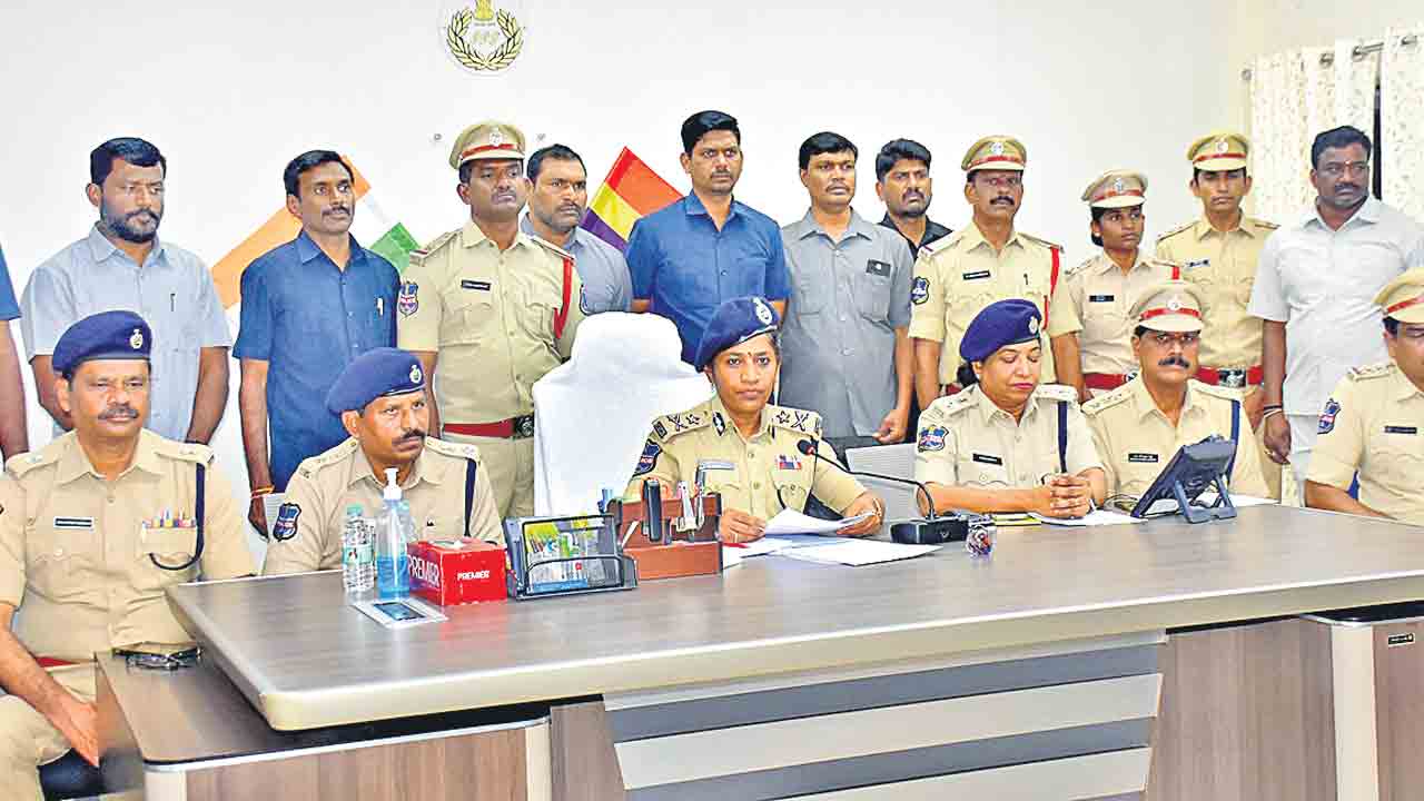 స్నేహితులే హంతకులు