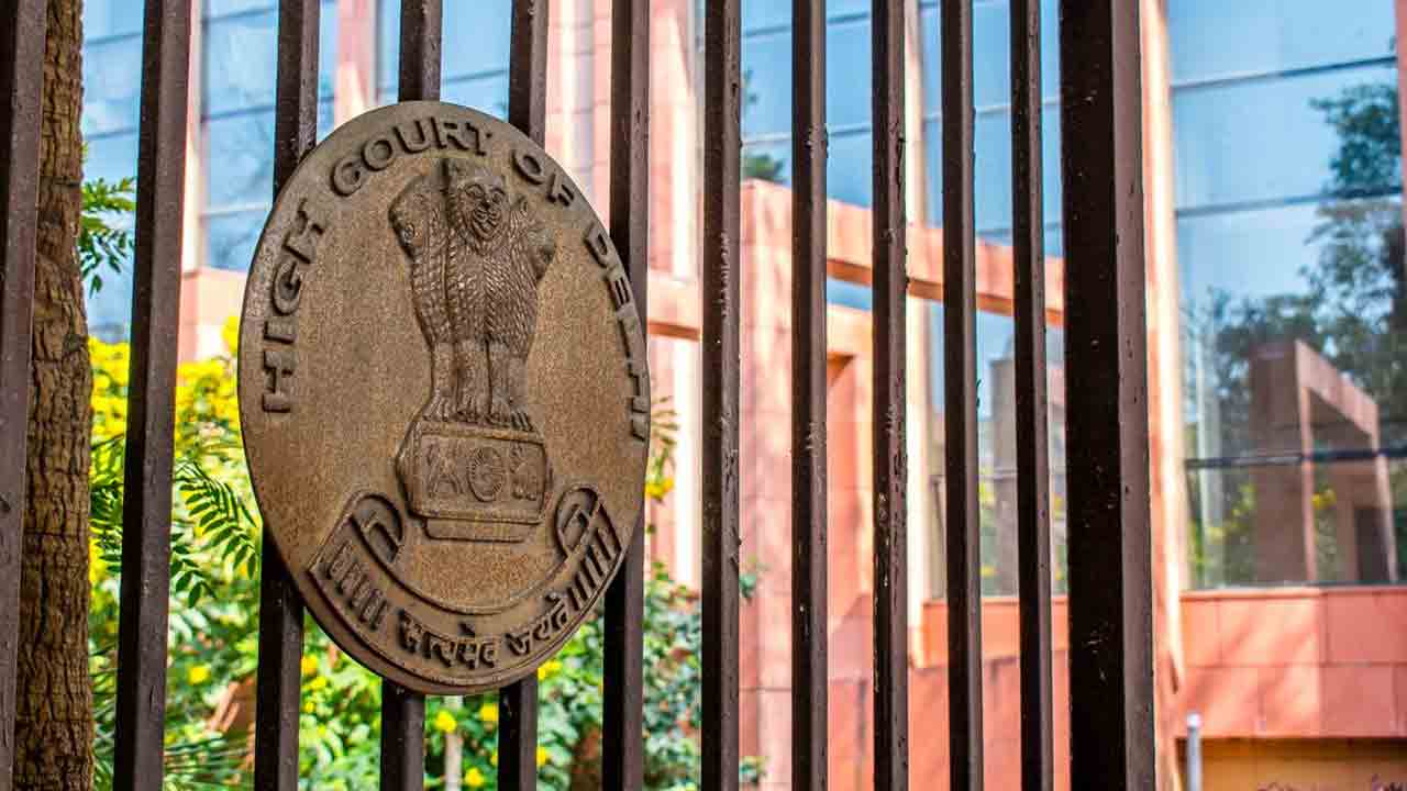 మైనర్‌ భార్యతో శారీరక సంబంధం నేరమే!