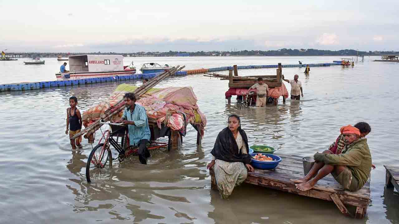 యూపీలో వర్ష బీభత్సం..56 మంది మృతి