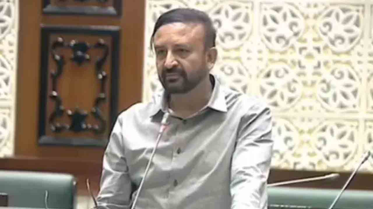 నకిలీ వ్యవసాయ అధికారులపై చర్యలు ఏవి?: మదన్‌మోహన్‌