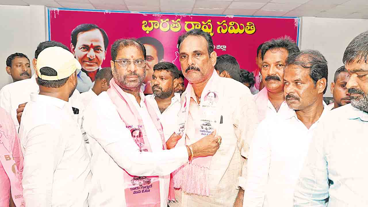 ఎంపీ వద్దిరాజు సమక్షంలో బీఆర్‌ఎస్‌లో చేరికలు
