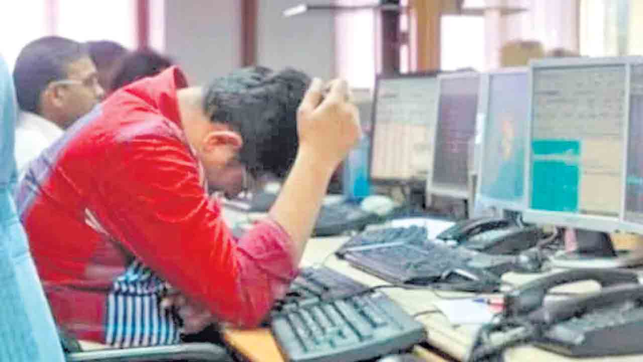 సూచీలకు పశ్చిమాసియా సెగ