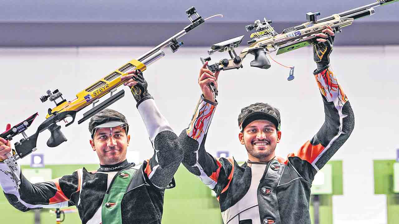 షూటర్ల వెండి వెలుగులు